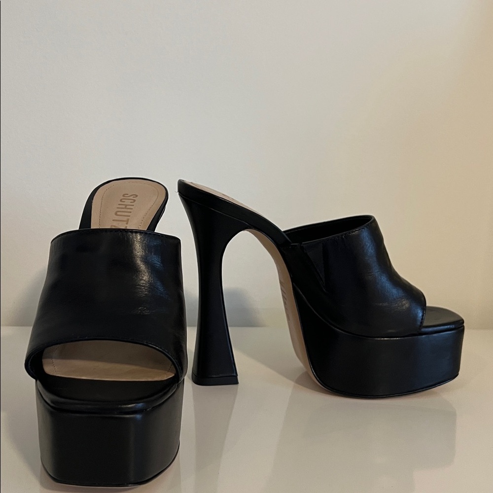 SCHUTZ Haila Casual Leather Sandal - Picture 2 of 6